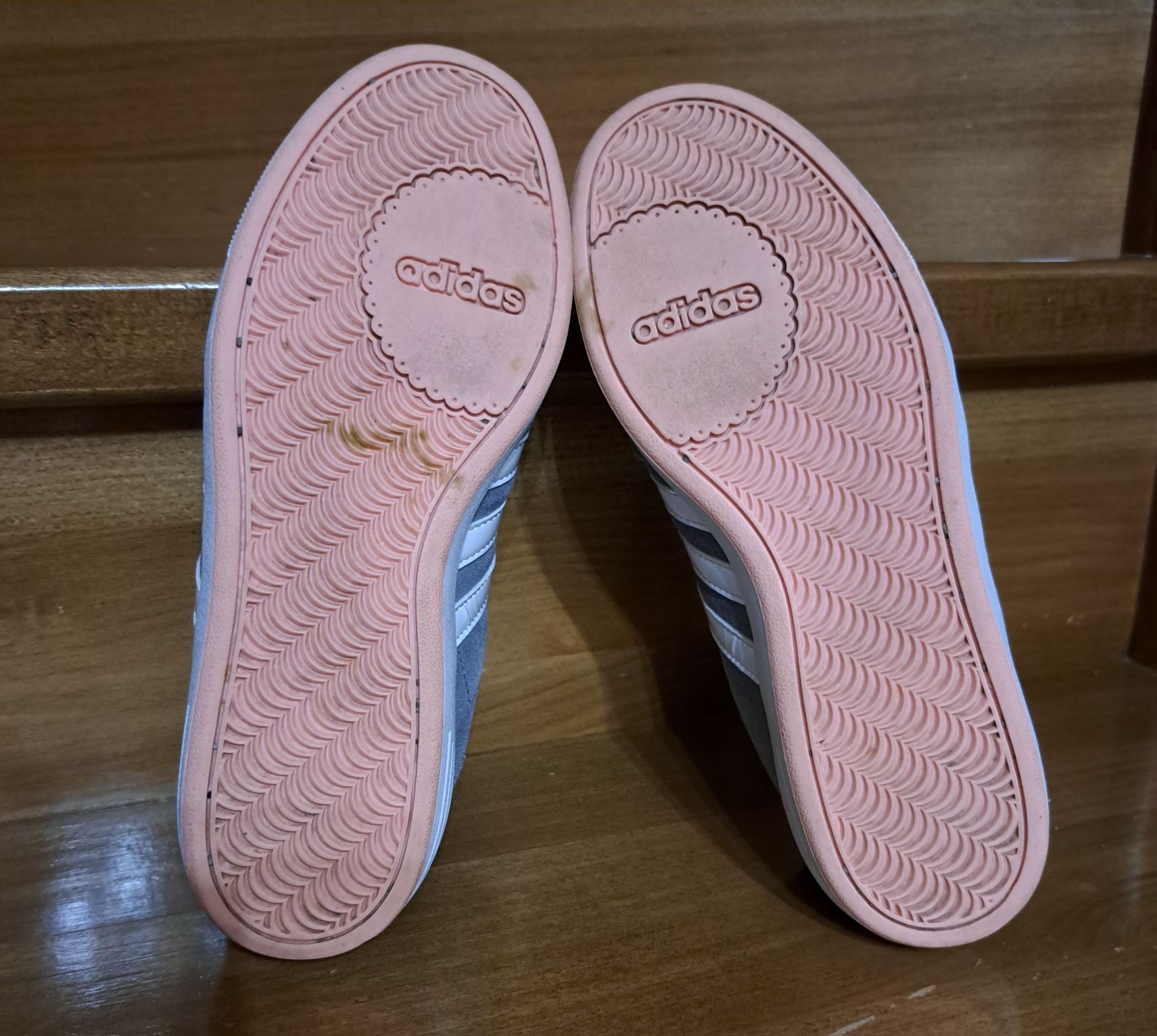 Кросівки Adidas 38р. устілка 23,5см.