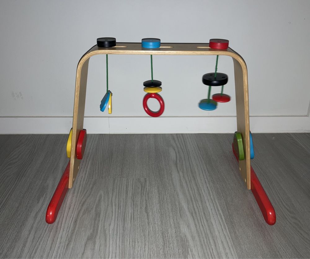 Ginásio para bebé Leka do Ikea
