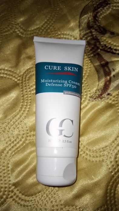 Солнцезащитный увлажняющий крем-гель SPF50  Cure Skin