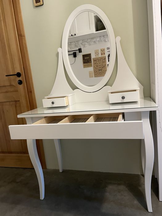 Biała toaletka IKEA Hemnes stolik do makijazu biurko kosmetyczne