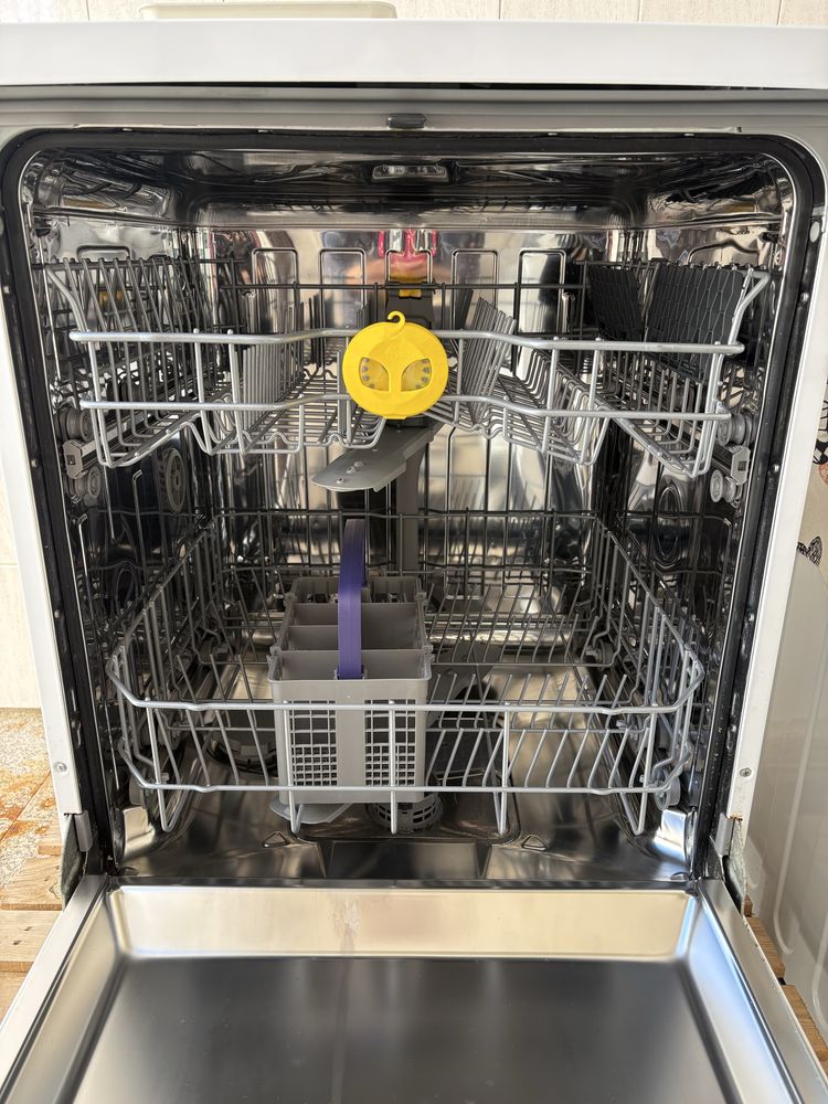 MÁQUINA LAVAR LOUÇA BEKO DVN 05320 W