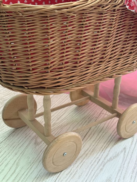 Плетеная коляска