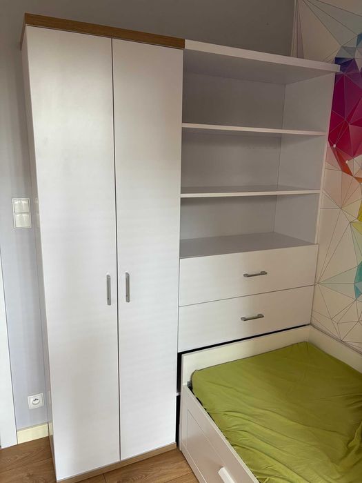 Zestaw meblowy wykonany przez stolarza - szafa, komoda, regał, od. os.