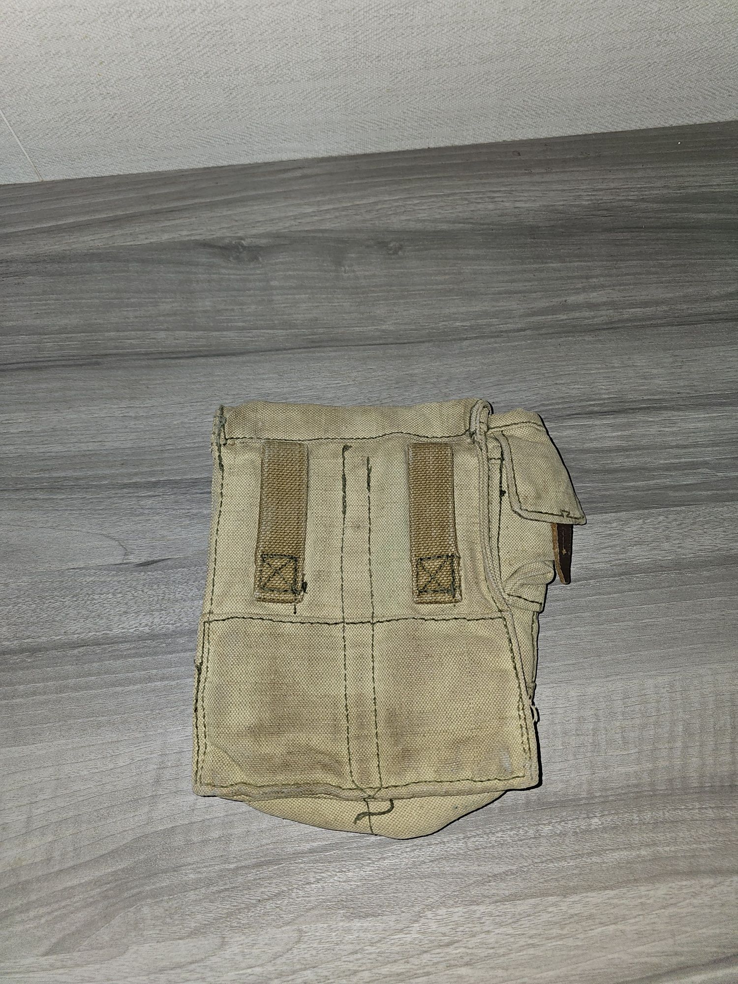 Подсумок Ак на 4 магазина. СССР. Б/у. Новый