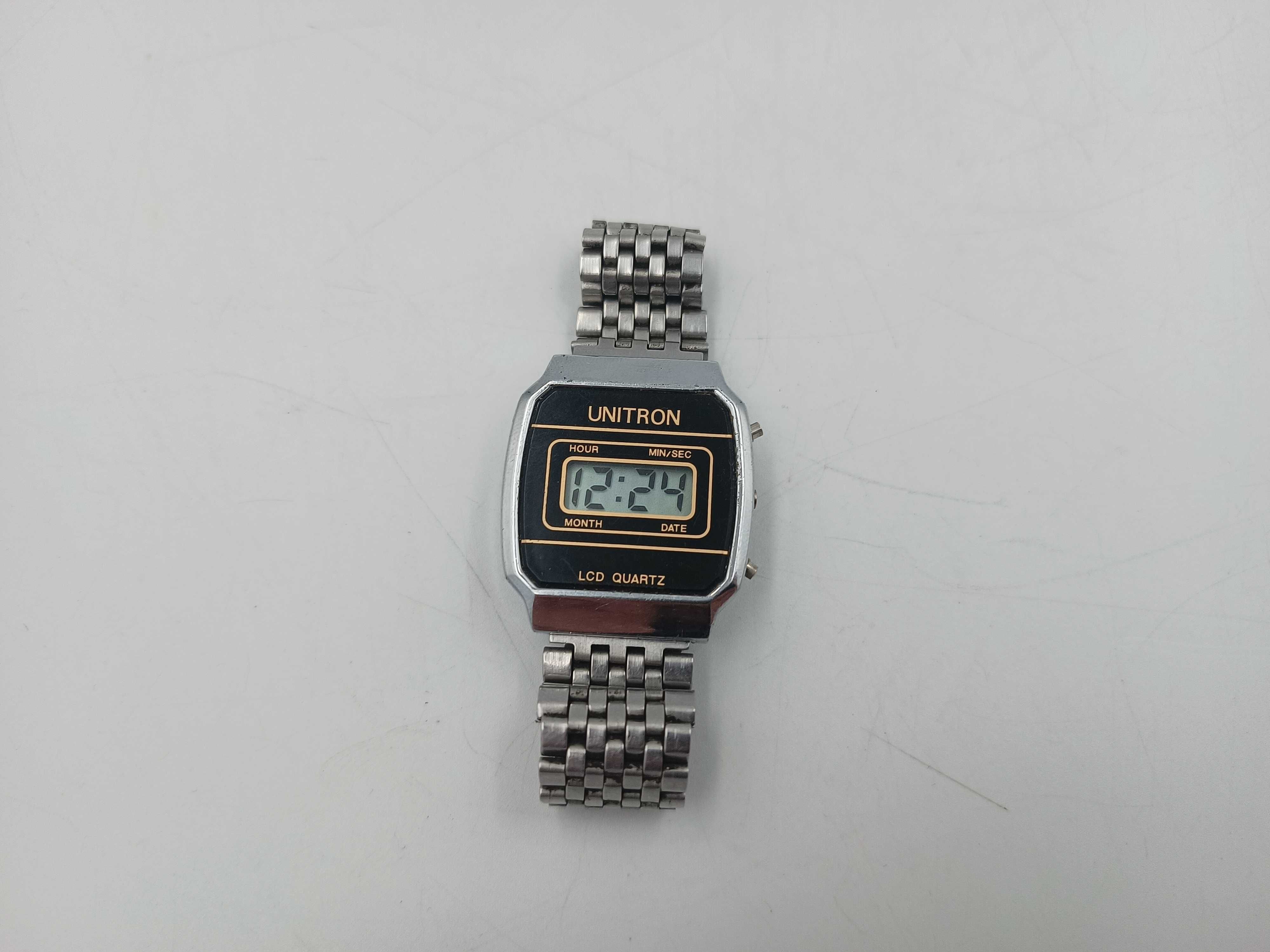 Elektroniczny zegarek Unitron LCD quartz z PRL sprawny