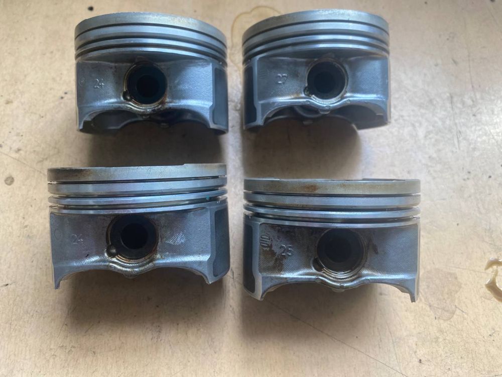 Поршни с двигателя 1.6 bsf skoda audi vw seat