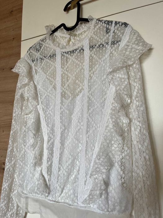 Białe koronkowe body S 36
