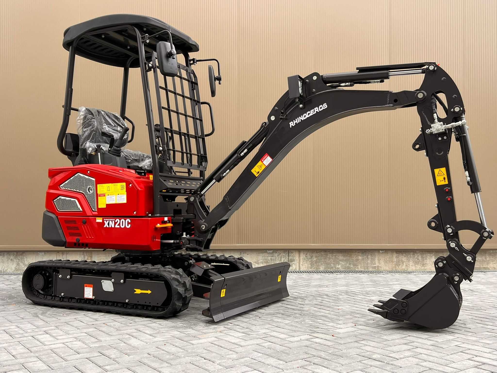 Mini Giratória RHINOCEROS XN20c motor kubota