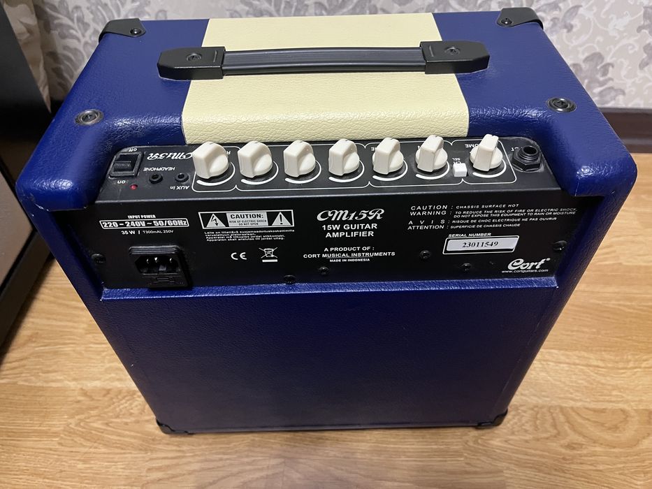 комбопідсилювач cort CM15R