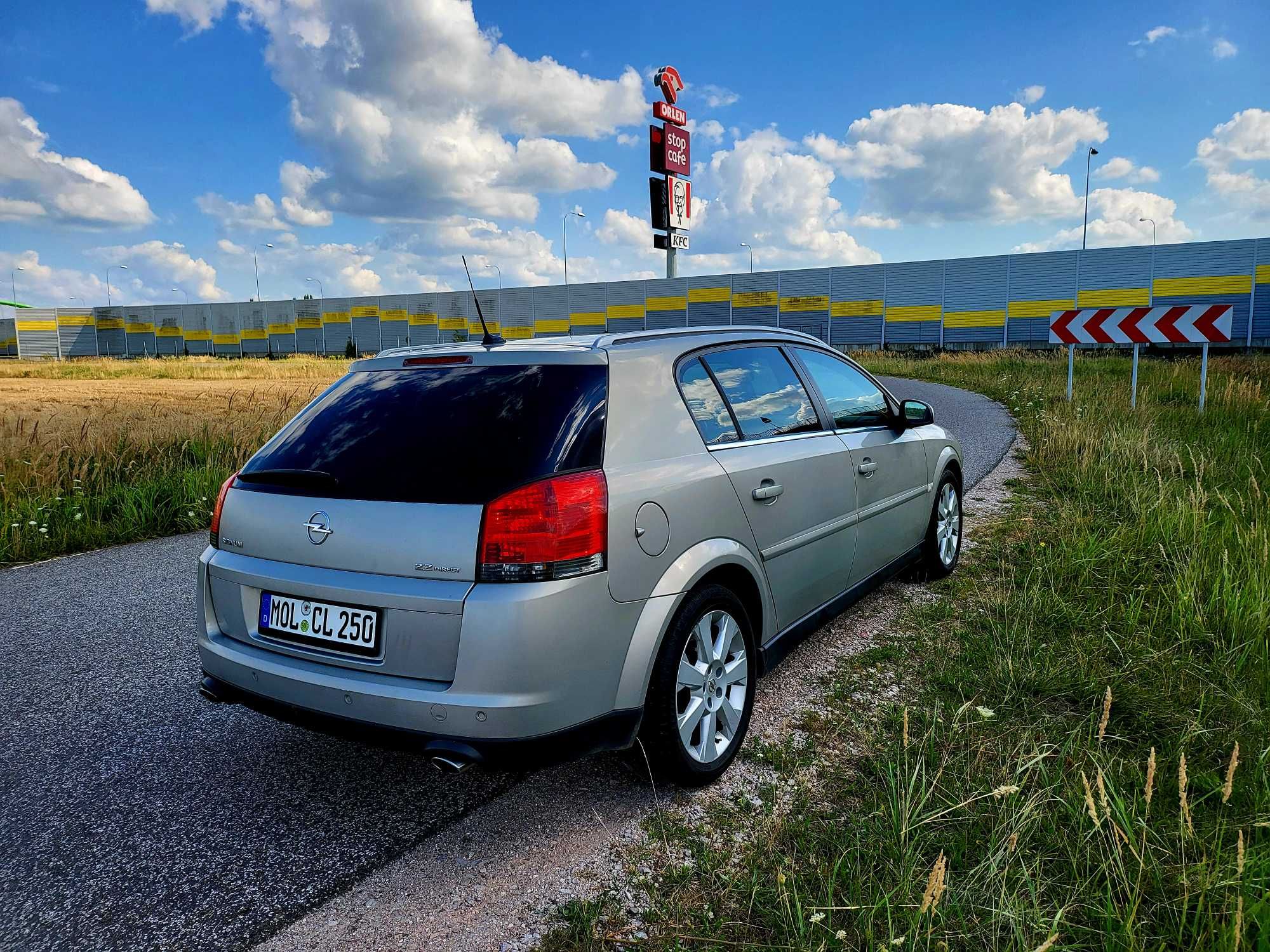 OPEL SIGNUM 2.2B klima DVD xenon alu czuj.park JAK NOWA