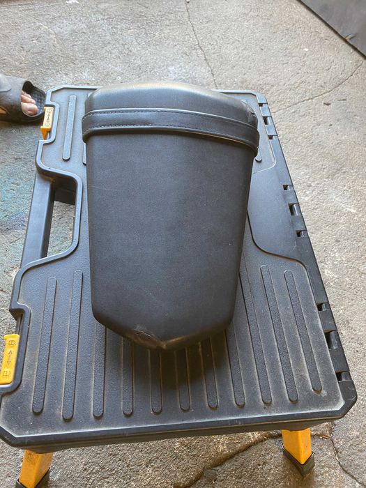 Kanapa pasażera Yamaha MT 125 YZF R125