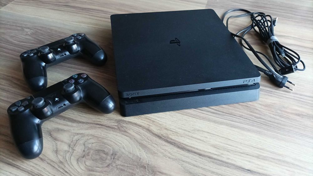 Konsola PlayStation 4 Slim, 1 TB + 2 pady
