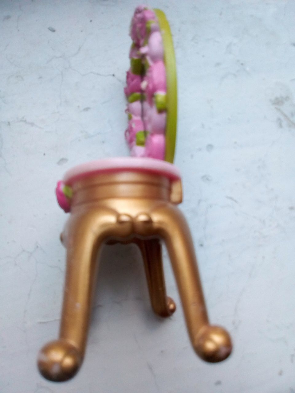 Столик Барби игрушечный с зеркалом туалетный
