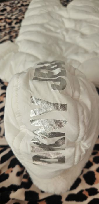 Dkny Kombinezon zimowy biały 3 - 6 msc newborn niemowlak 68 chrzest pr