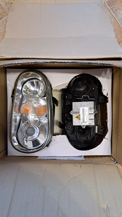Lampa ksenon golf 4 lewa,prawa