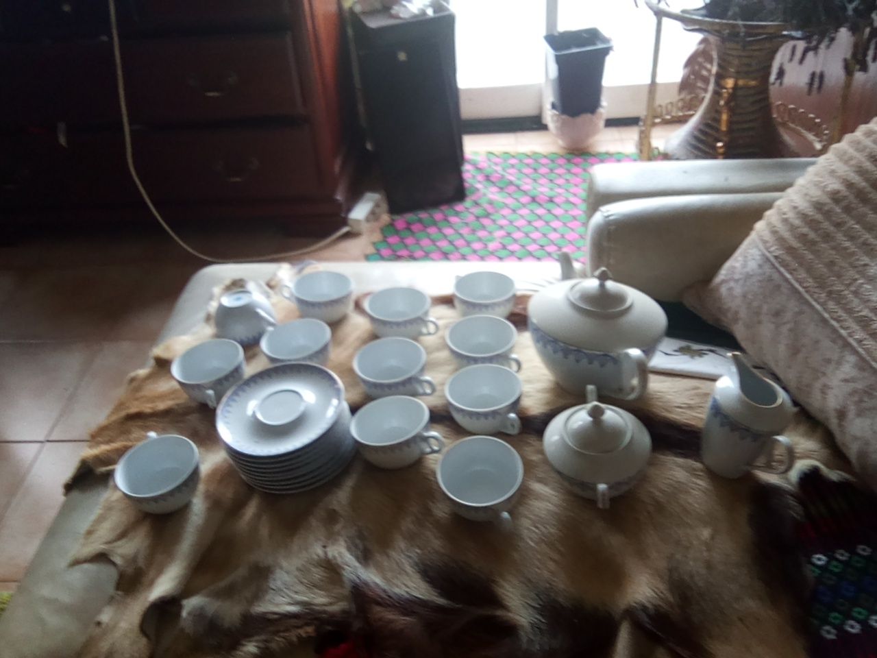 Serviço de chá, porcelana,louça PB para 12 pessoas nunca usado