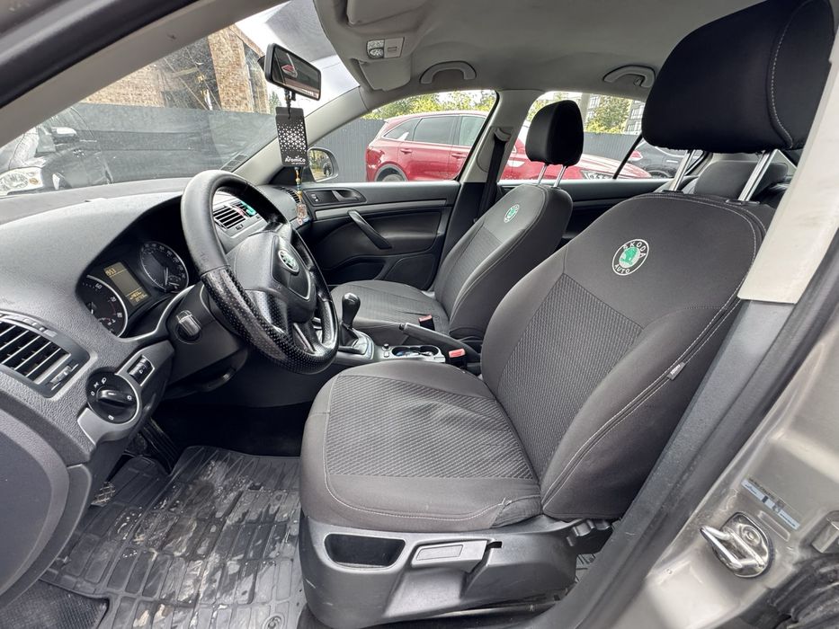 Продам Шкоду Октавію 2010 рік 1.4 бендзин