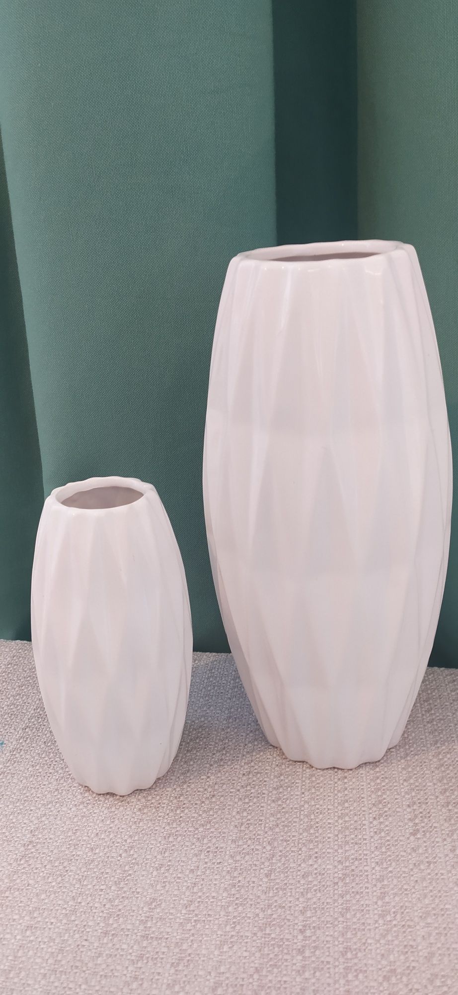 Ceramiczne  białe wazony