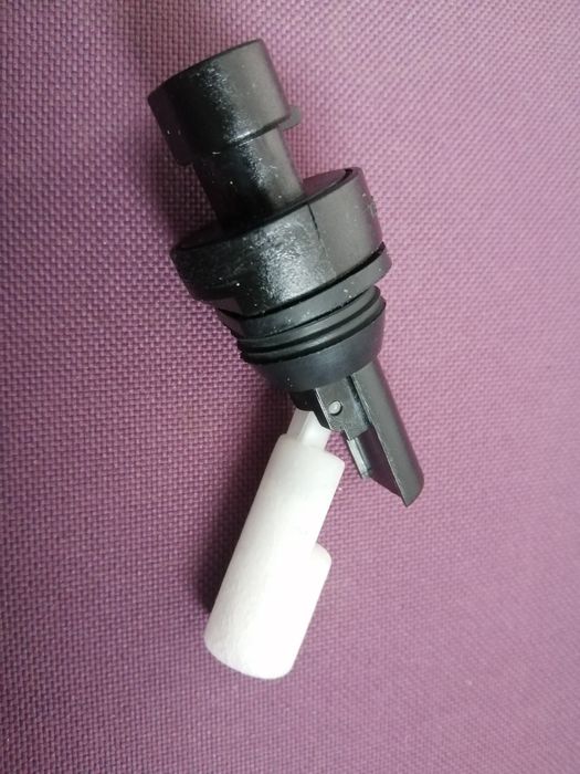 Czujnik poziomu płynu spryskiwacza