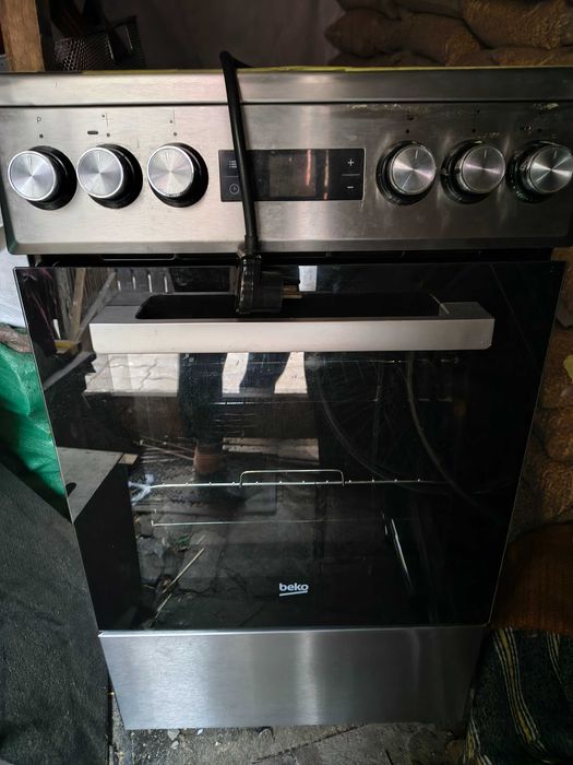 Kuchenka elektryczna ceramiczna z piekarnikiem