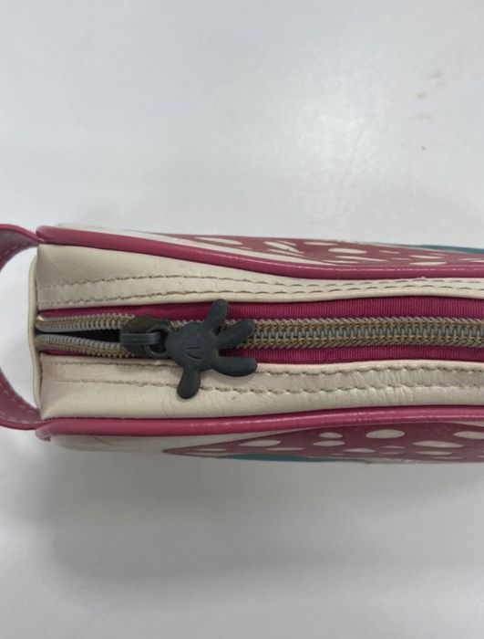 Estojo escolar  em muito bom estado