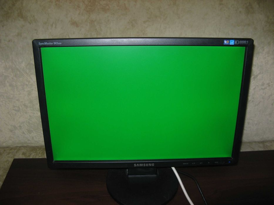 Монітор Samsung 943NW 19" ,відмінний стан!