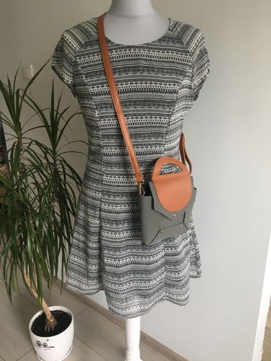 Torebka, NOWA, na długim pasku i do ręki BOHO