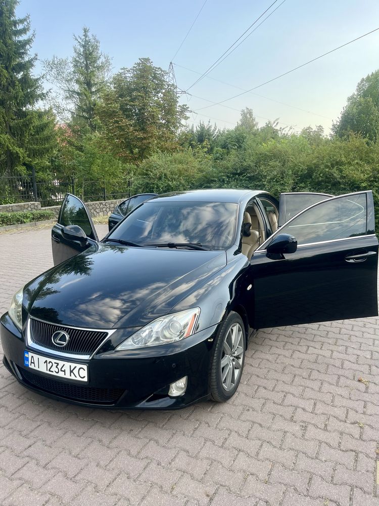 Lexus IS 300.Живий Араб