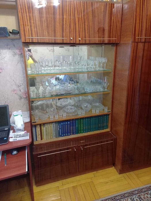 Продам меблі зала, спальня, прихожа б\у