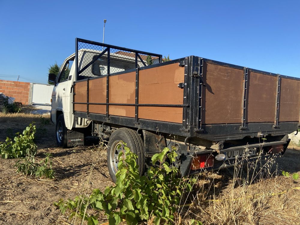 Mitsubishi L300 caixa aberta clássico