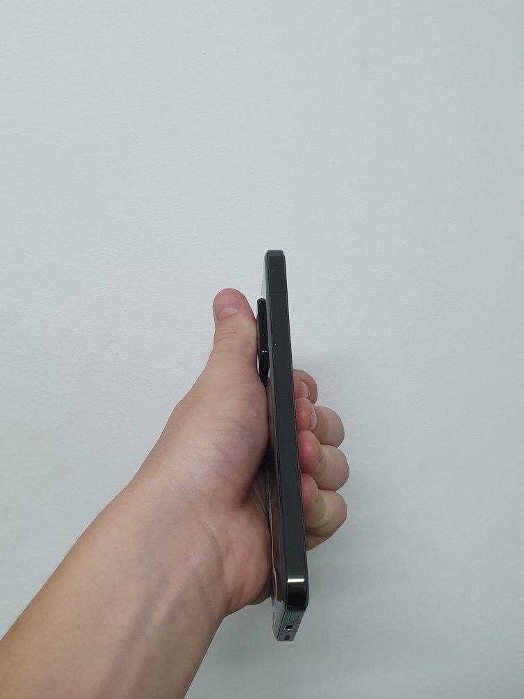 Xiaomi 13 8/256 Jak nowy