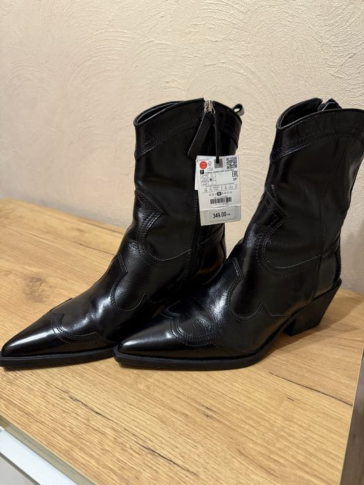 Козаки Zara. Натуральна шкіра