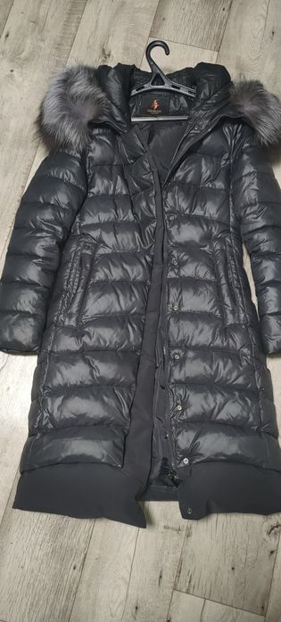 Зимовий пуховик з натуральним хутром