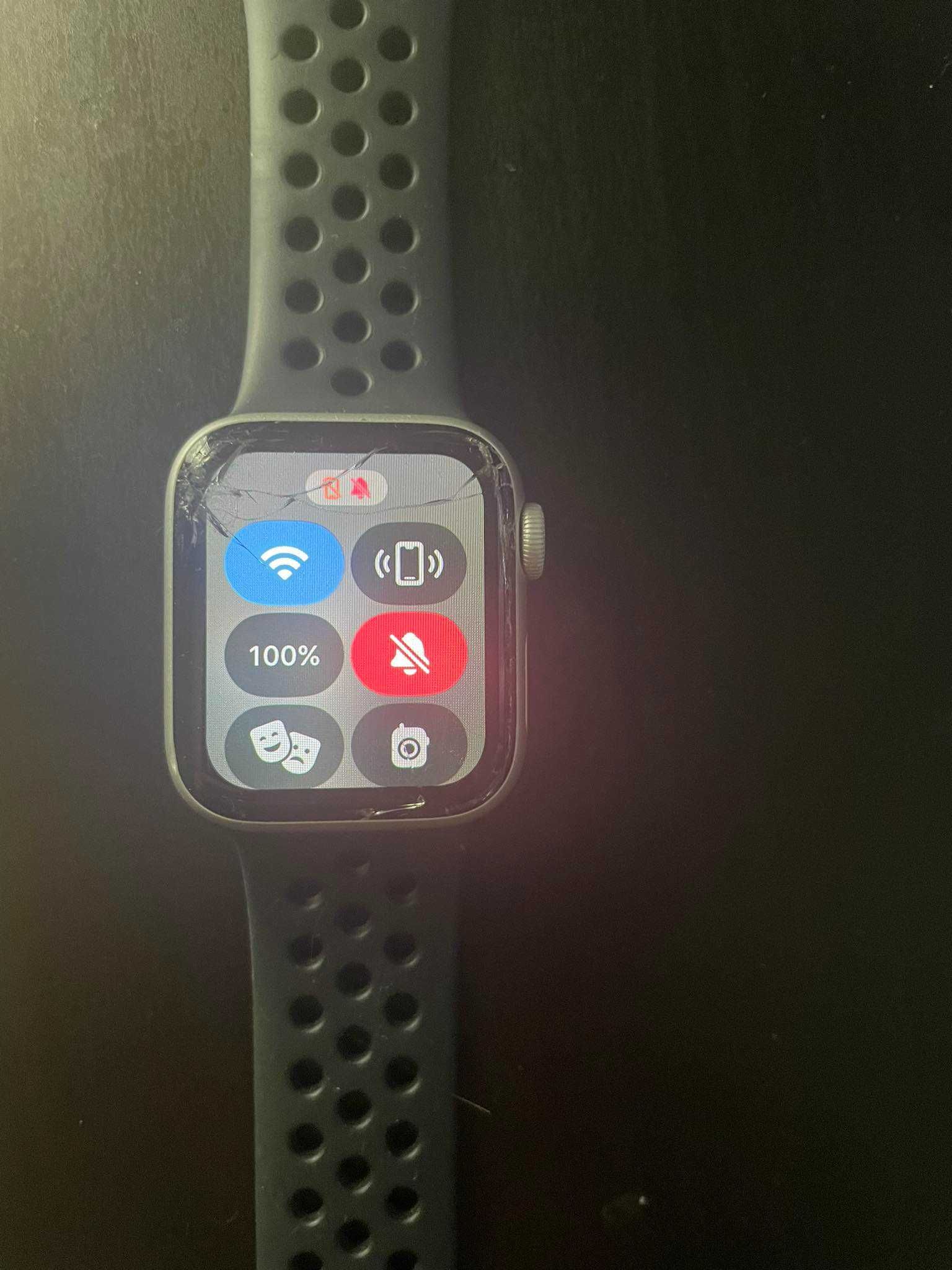 Apple Watch Series 4 40mm (Display rachado)