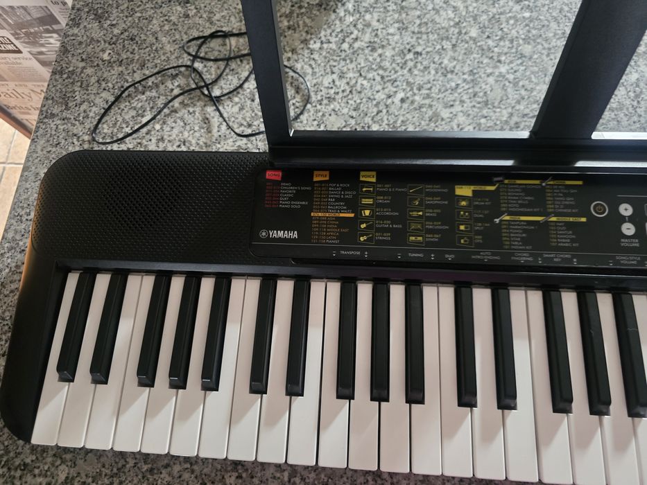 Vendo este piano com garantiam