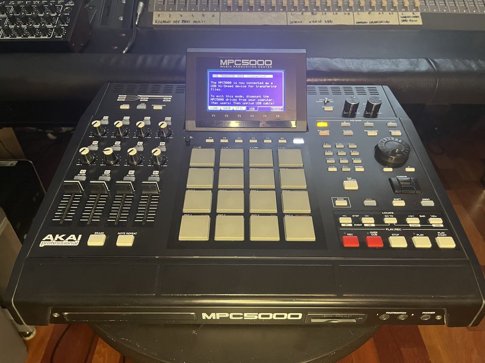 Akai MPC 5000 - sampler, syntezator, stacja robocza