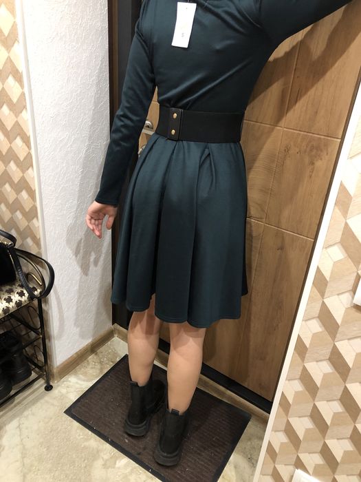 Продам платья и костюмы