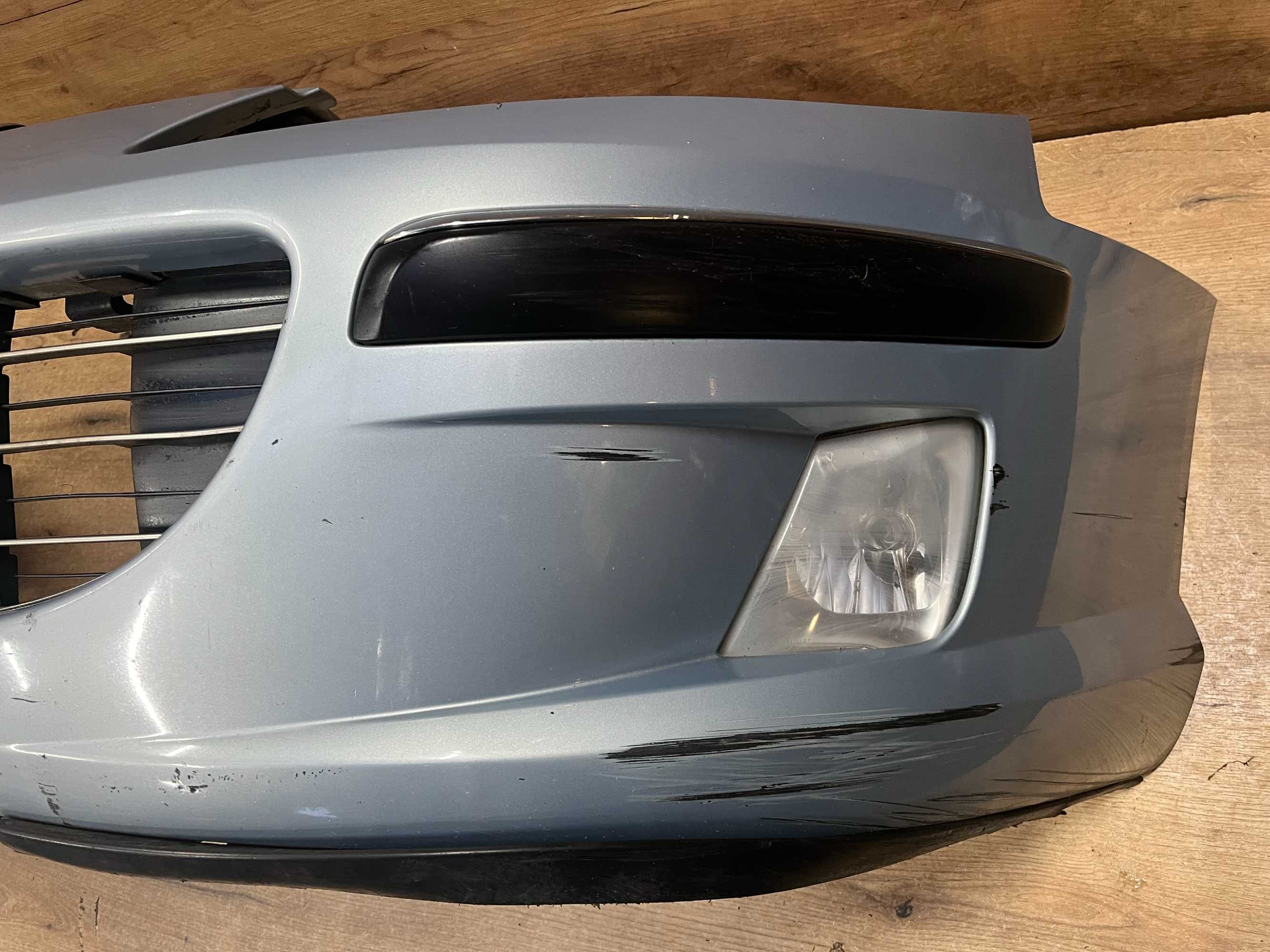 Zderzak przedni Peugeot 407 kolor eylc