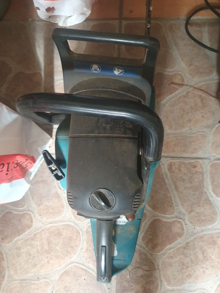 Piła spalinowa makita DCS 4300F