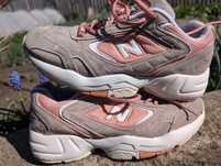 Продам женский кроссовки new balance 452