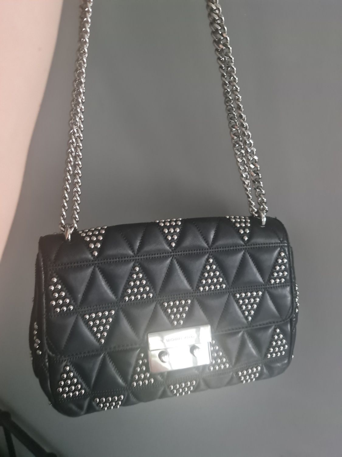 Michael Kors torebka ćwieki jety y2k srebrna skóra naturalna sloan sko