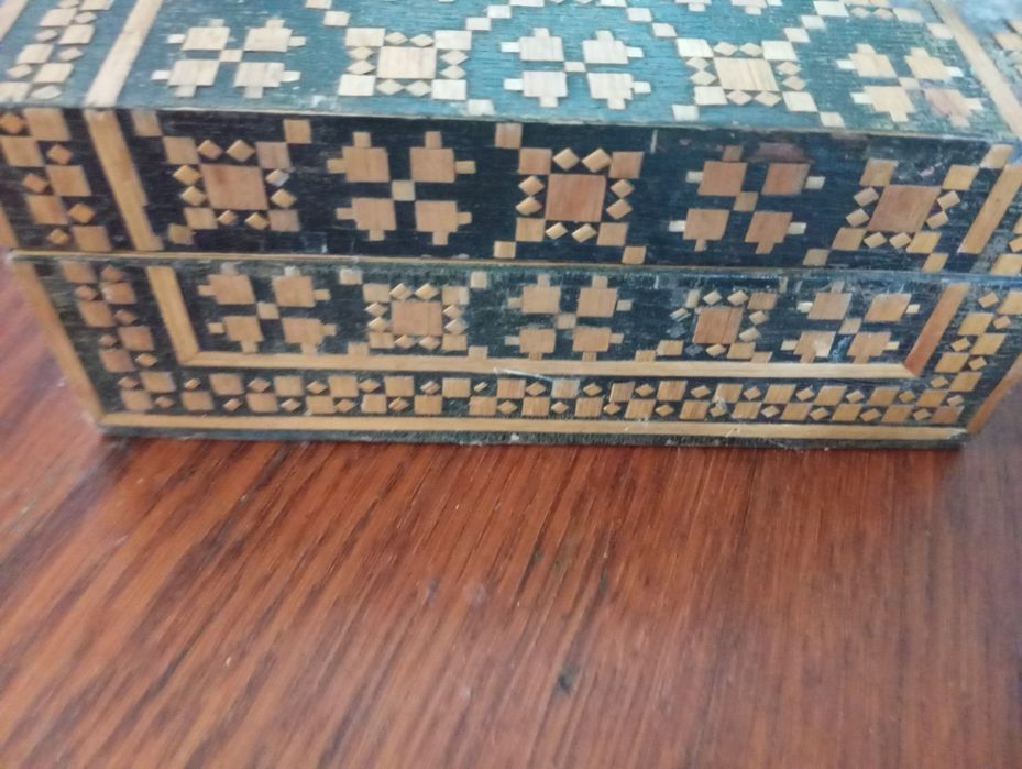 Дерев'яна шкатулка под востановление