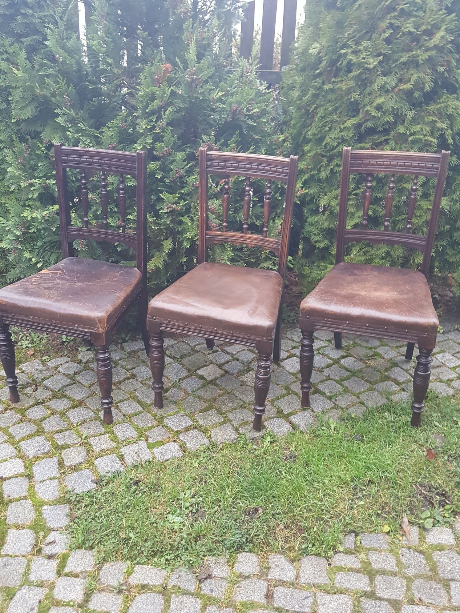 Antyk krzesla do odnowienia