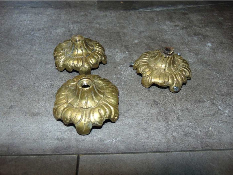 Stare mosiężne koszyki,szpon,koszyk śr.5,7 cm.cena za 1 sztukę