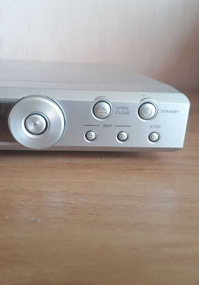 DK Digital DVD-480 player для програвання дисків