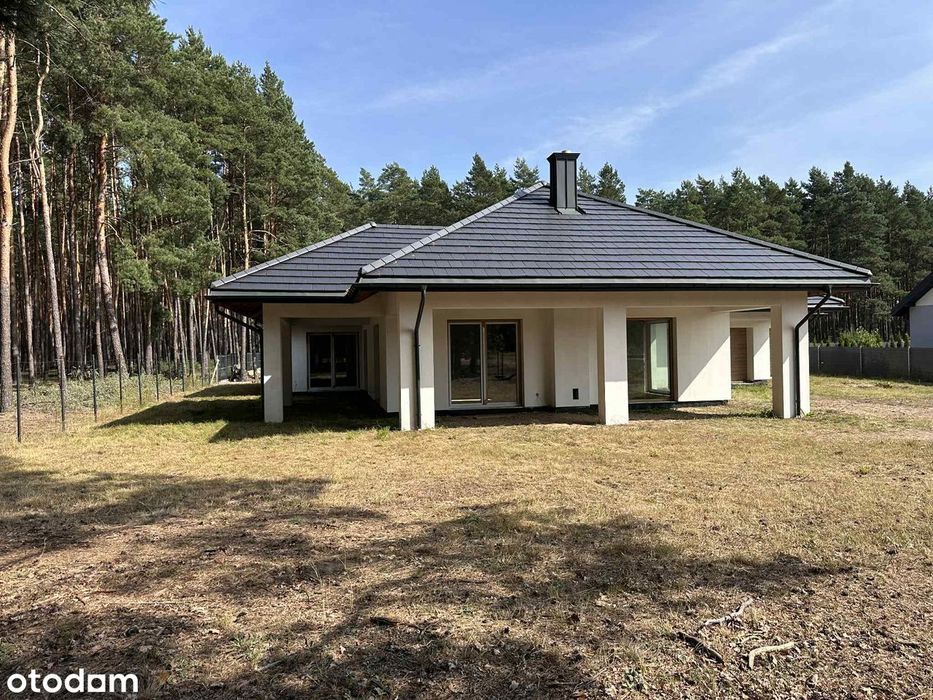 Dom w Nowoczesnym stylu na Skraju Lasu
