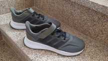 Sapatilhas Adidas tamanho 34 Novas com portes incluidos