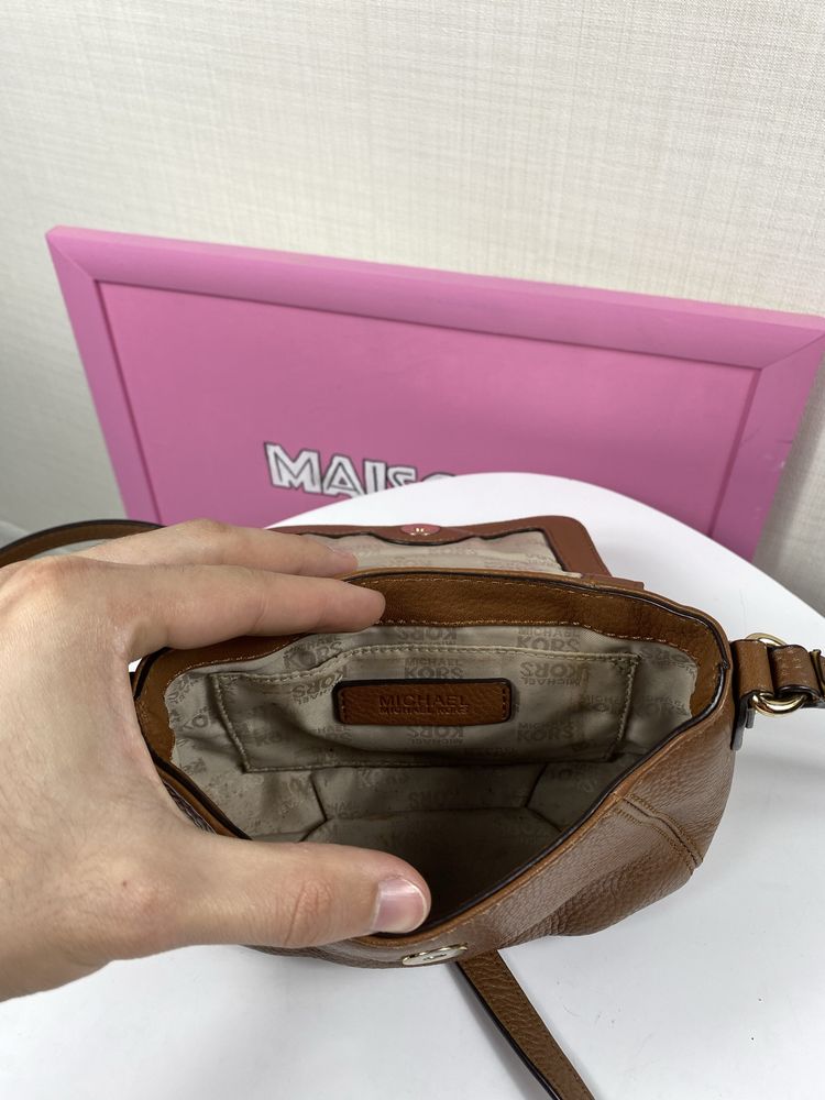 Michael kors сумка маленька міні кросбоді коричнева