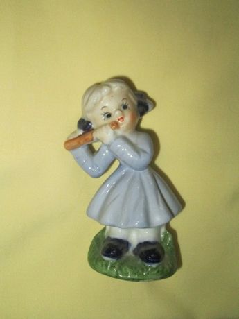 figurka porcelanowa kolekcjonerska dziewczynka z fletem STARA