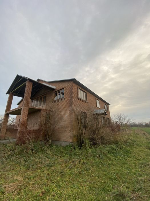 Будинок під комерцію